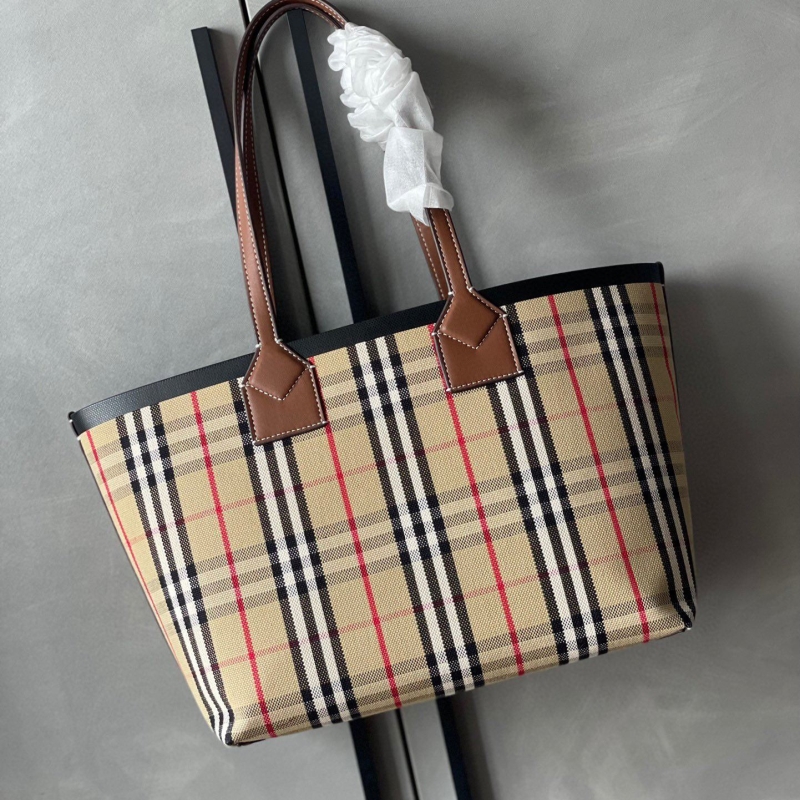 Bv*b*rry shopping bags